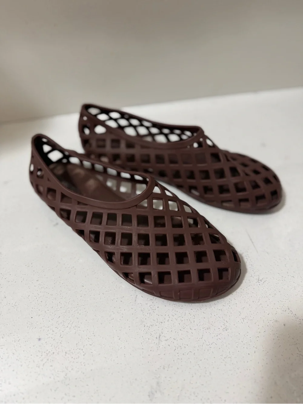 jeffreycampbell Women's Brown Lattice Slip-On Flats
